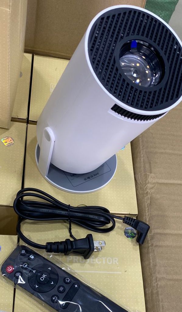 proyector de imagen hasta 80p HY300